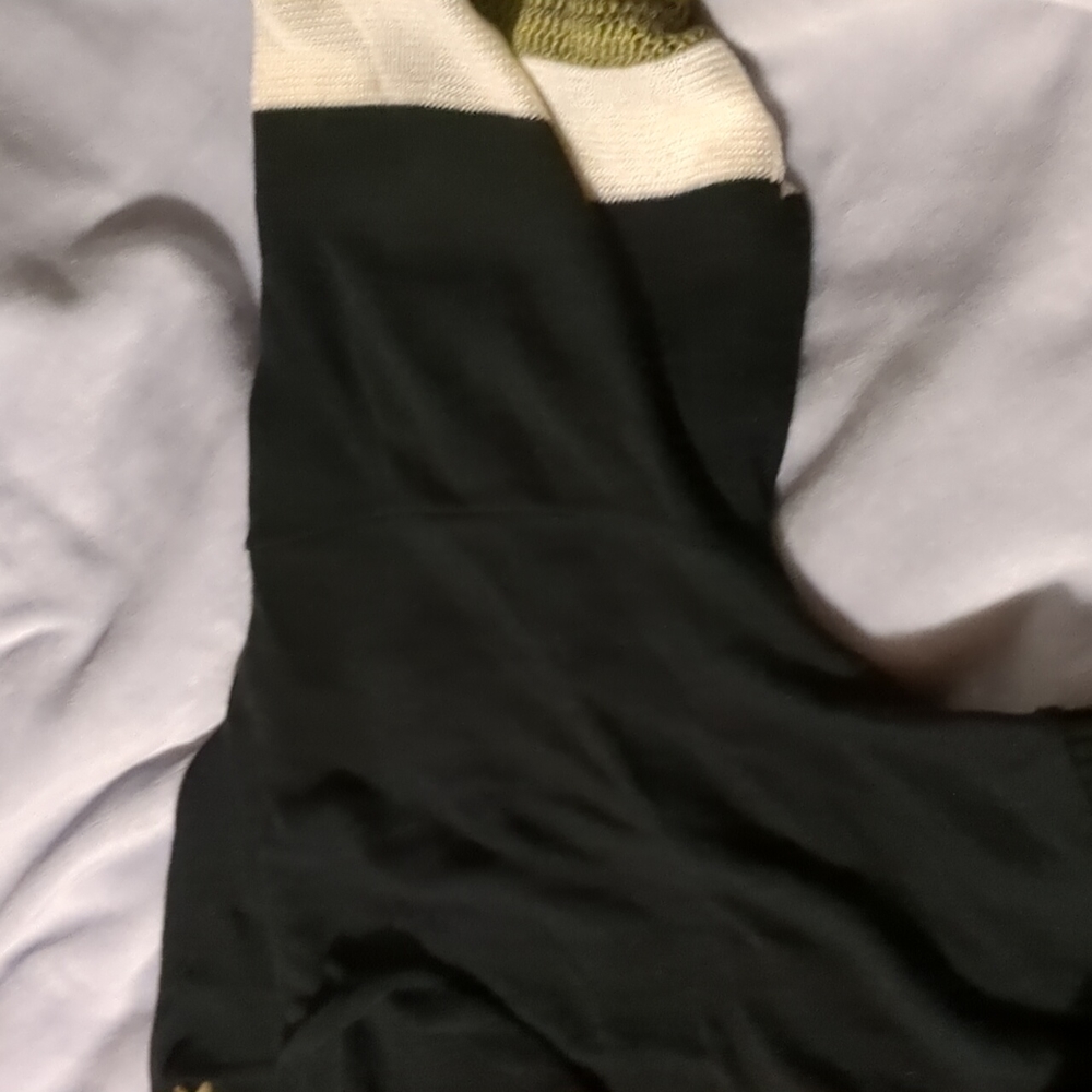 Sweater - Picture 3 of 4